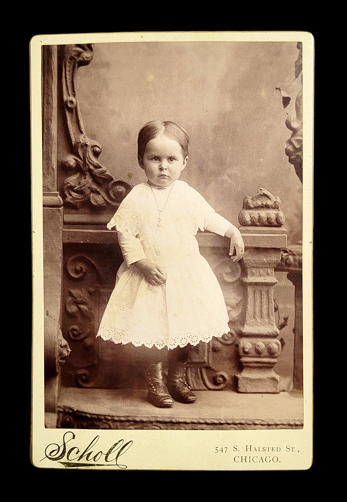 VINTAGE OLD PHOTO ANTIQUE CABINET CARD YOUNG LADY GIRL DRESS CHICAGO ILLINOIS