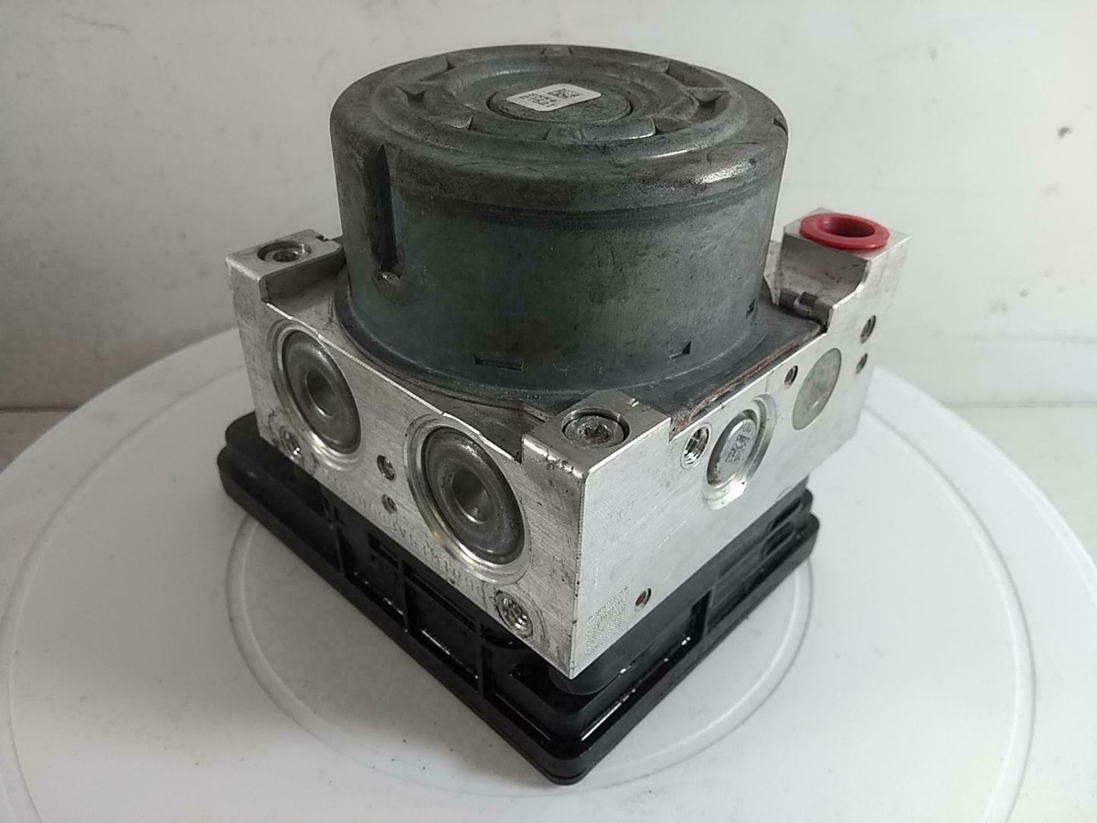 2013 Mazda CX5 2.0L ABS Anti-Lock Brake Pump Module Assembly Front