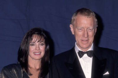 Linda Gray and actor Max von Sydow attend the 15th Annual Pe - 1989 Old Photo 3