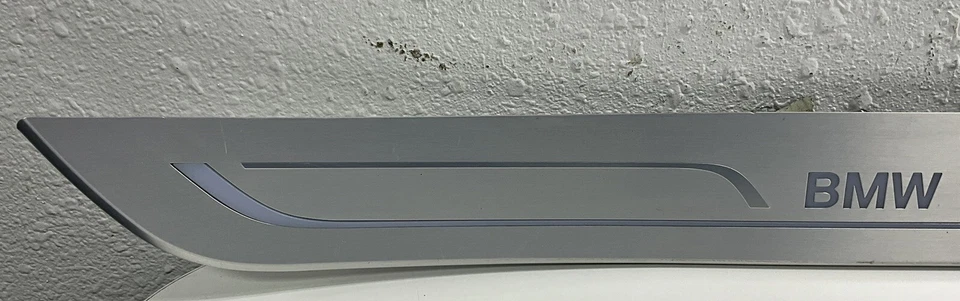 BMW 750I 2018 placa de moldura de umbral de puerta trasera derecha 736988806 OEM Foto 2 de 4