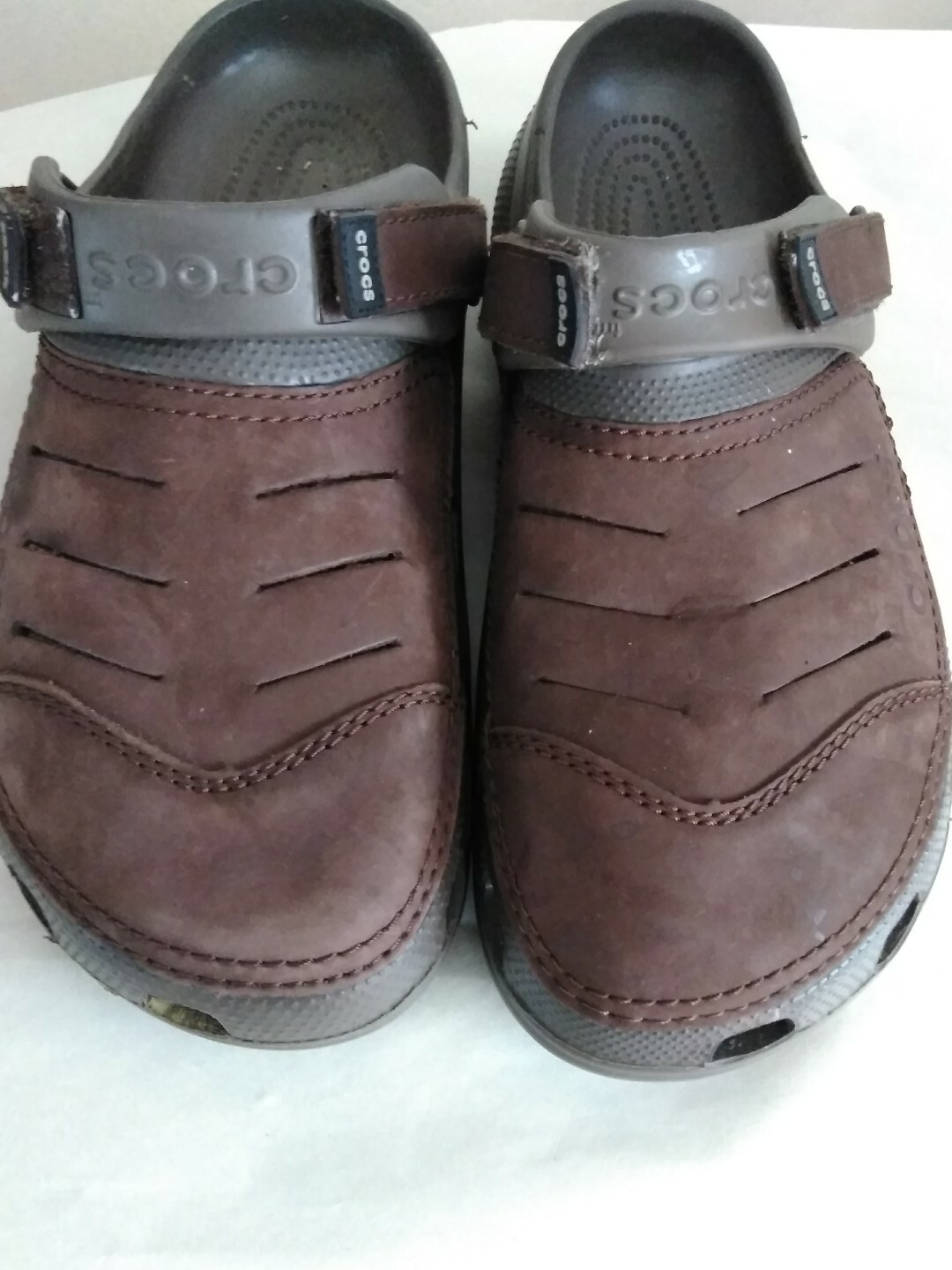 CROCS Swiftwater Suede Brown Sz 11 CROCS Swiftwater Suede Brown Sz 11
