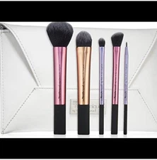 Real Techniques Pink Stipple Blend Buff 4pc Face Base Makeup Brush Set