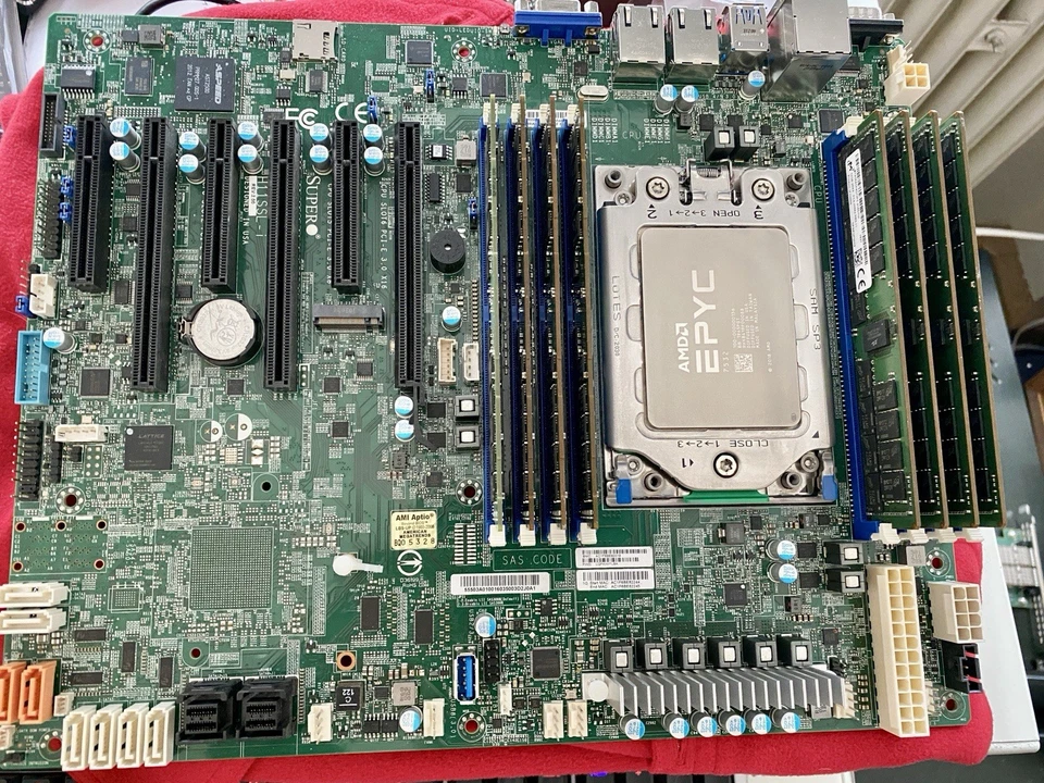 Supermicro H11ssl-i mit AMD Epyc 7532 (32c/64t),256 GB ECC RAM und Noctua Lüfter