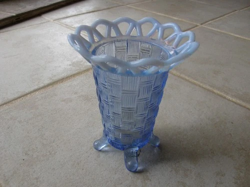 Fenton Katy Blue Opalescent Basket Weave Laced Edge Hat Pin 4 Footed Vase 5"high