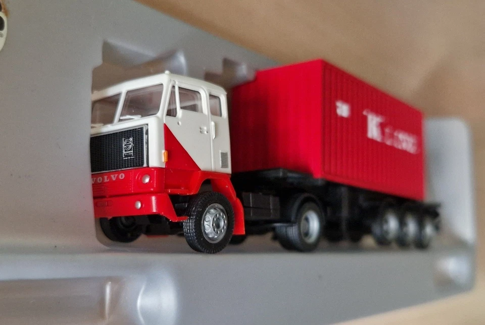 Albedo/Herpa 116129 VOLVO F89 Turbo Kline container 1:87 OVP - Immagine 2 di 3