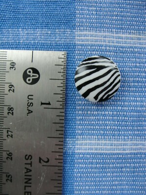 Dill Zebra Striped Shank Button - 20mm - New