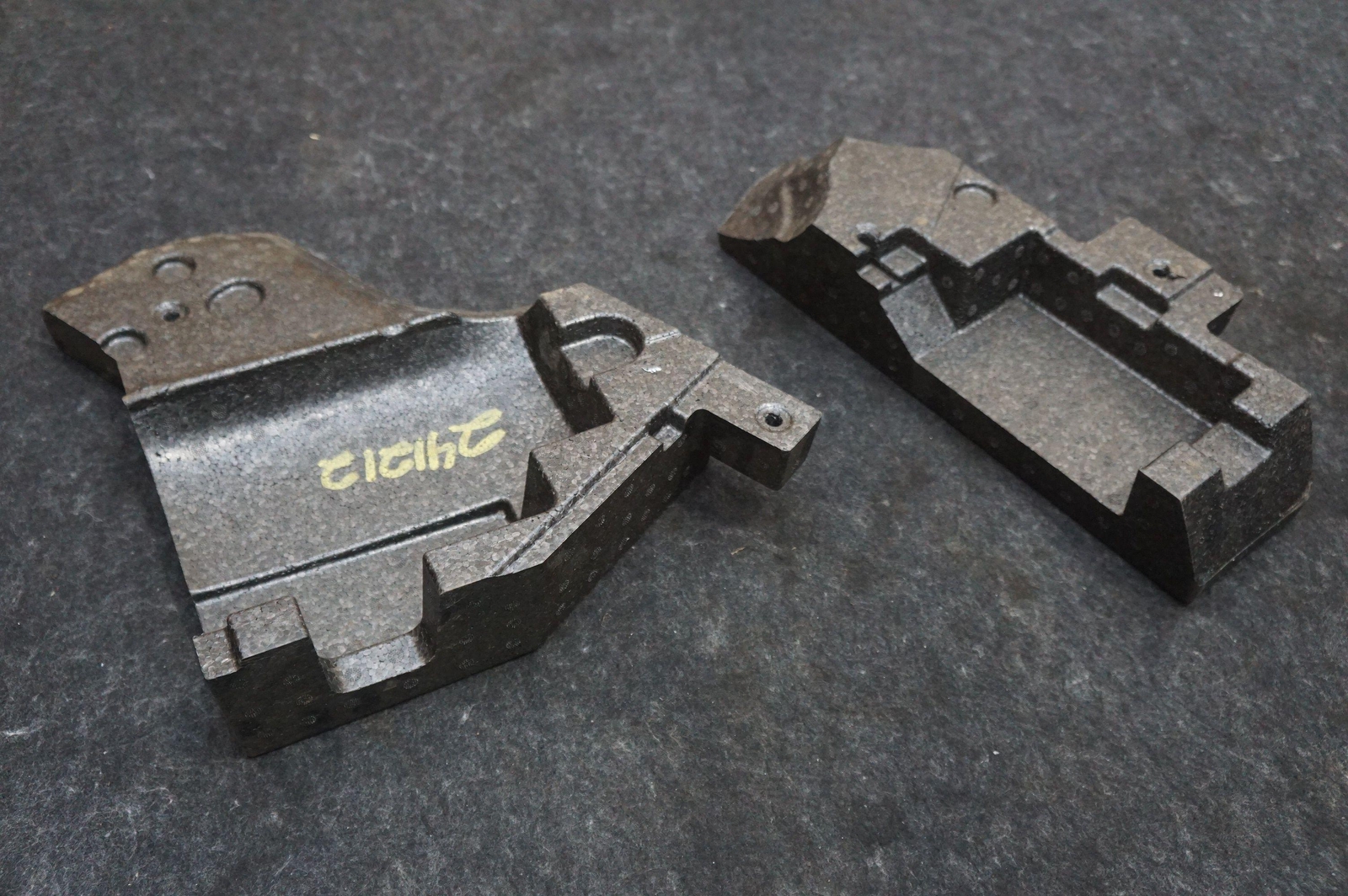 Set Left Right Block Heel Foam MY83-115A46-AA Aston Martin Dbx 707 2020-2024