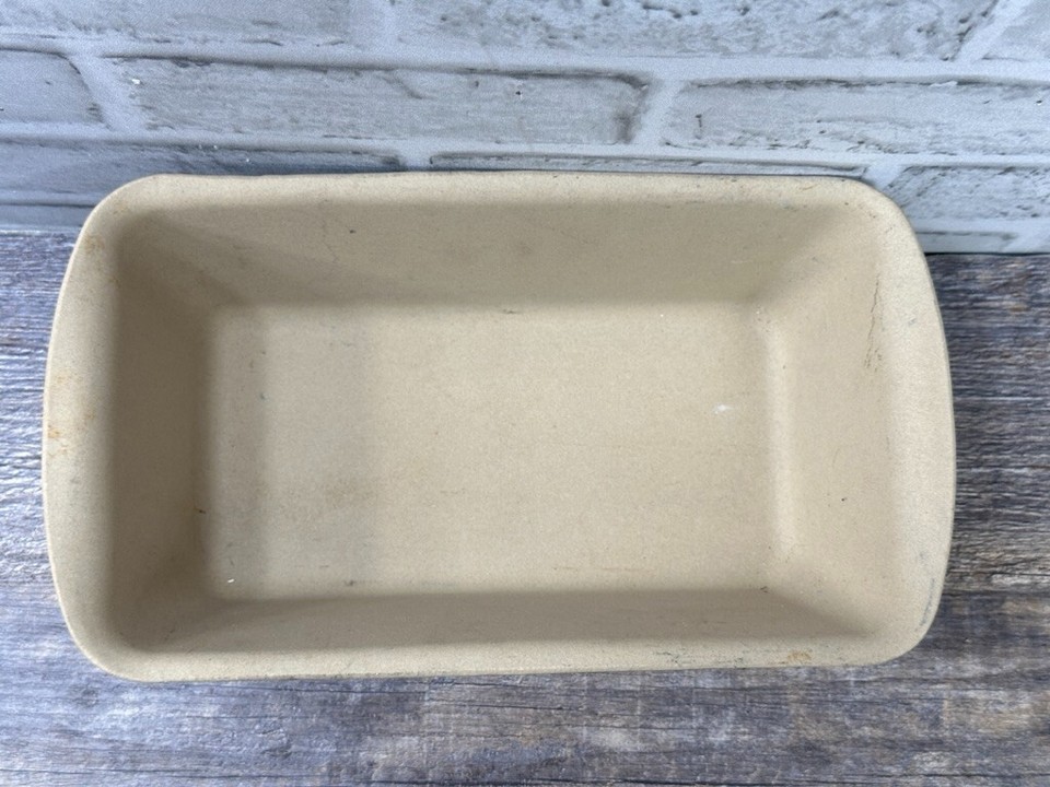 The Pampered Chef Stoneware Loaf Pan Family Heritage Classic Collection