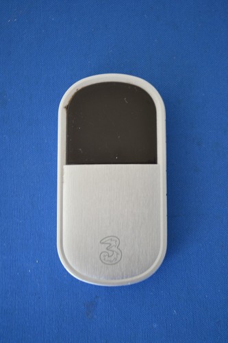 Vodafone R207 Mobile WiFi Dongle 3G Mobile Broadband + Three 3G Dongle. JOB Lot - Picture 6 of 11