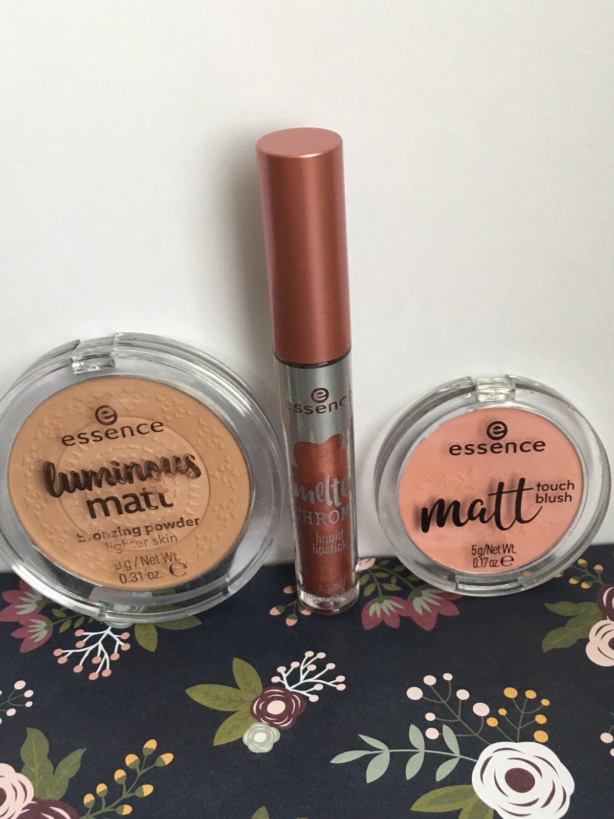 2 essence Luminous Matt Bronzing Powder 01 Sunshine Lighter Skin C0 for