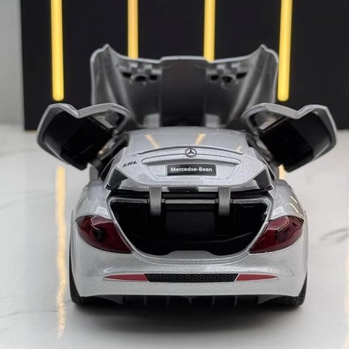 Mercedes-Benz SLR modelo de coche de aleación plateado 1:32 - Imagen 4 de 8