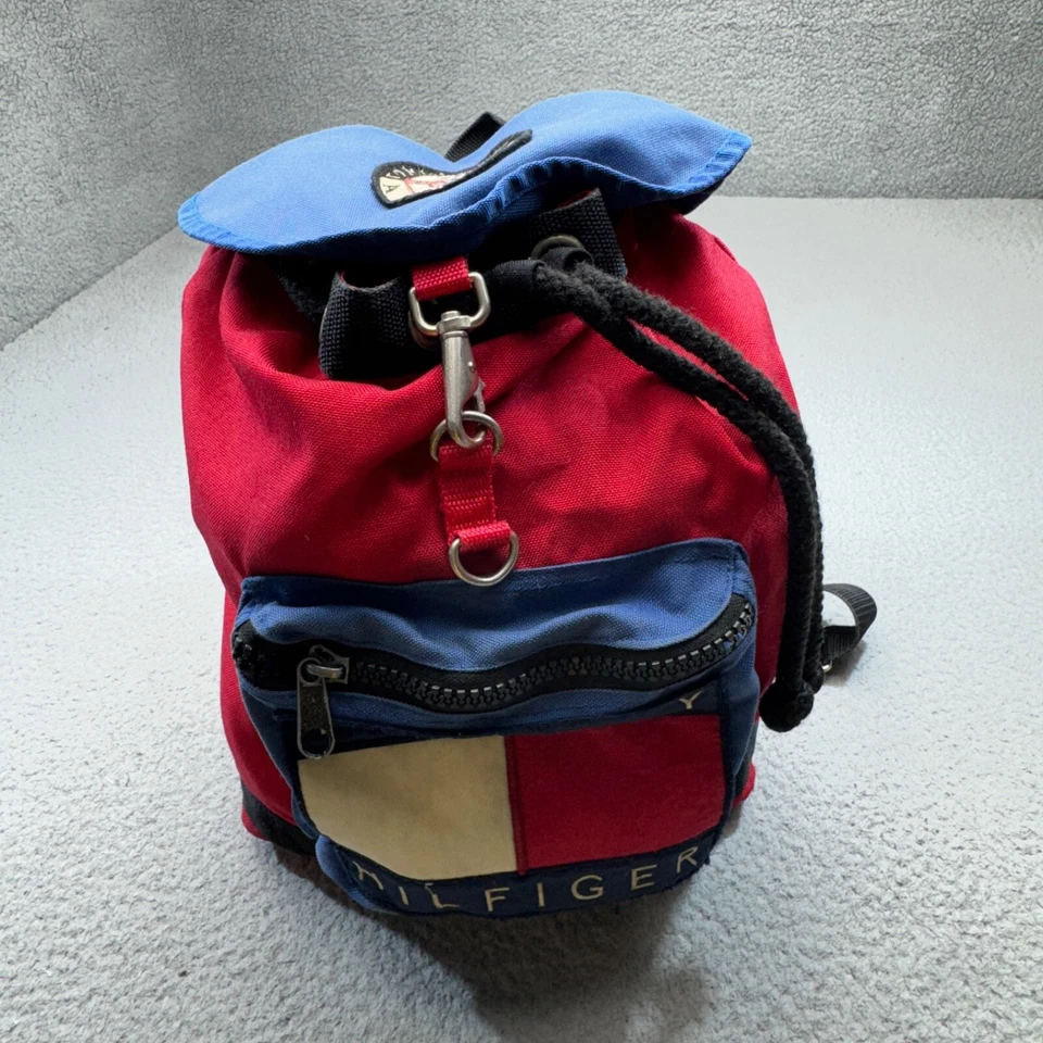 老式 Tommy Hilfiger 背包红色蓝色 90 年代高山奥运会布贴 Cinch 帆布 — 第 3/4 张图片