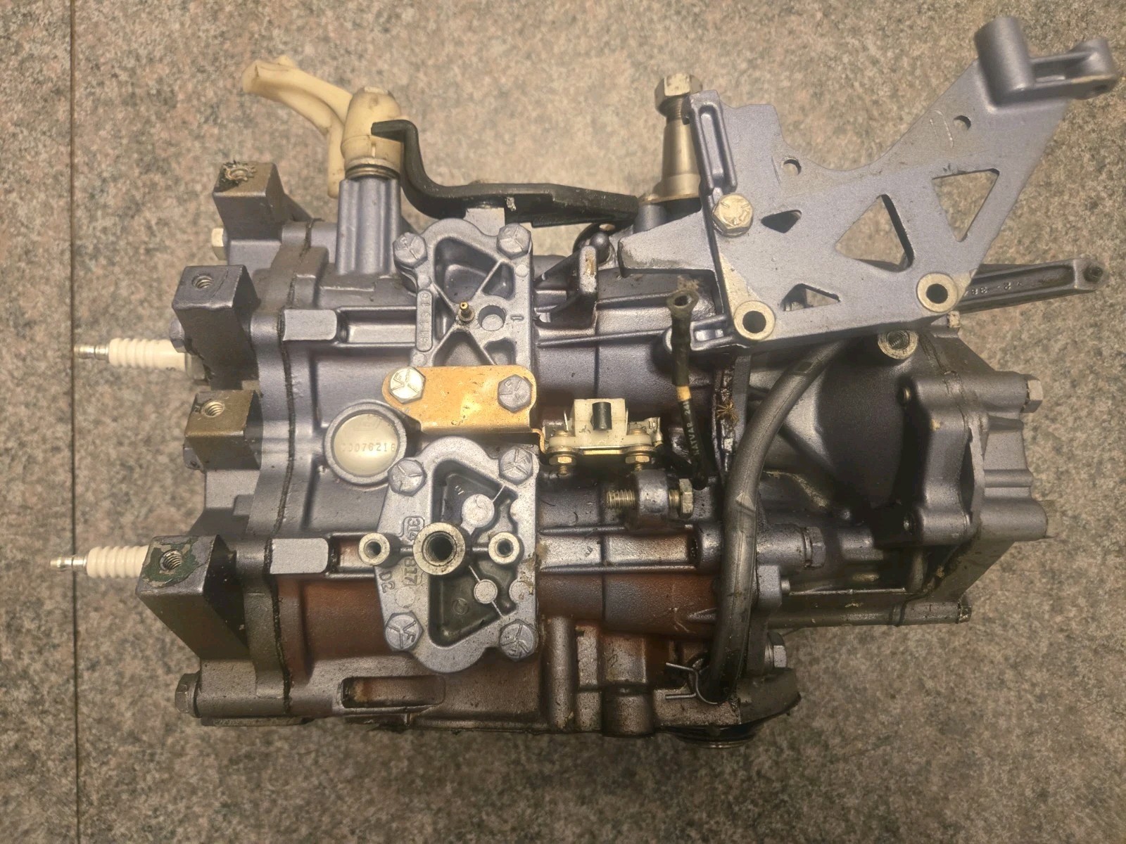 1974 Power Head Evinrude Johnson 20-25 HP Outboard