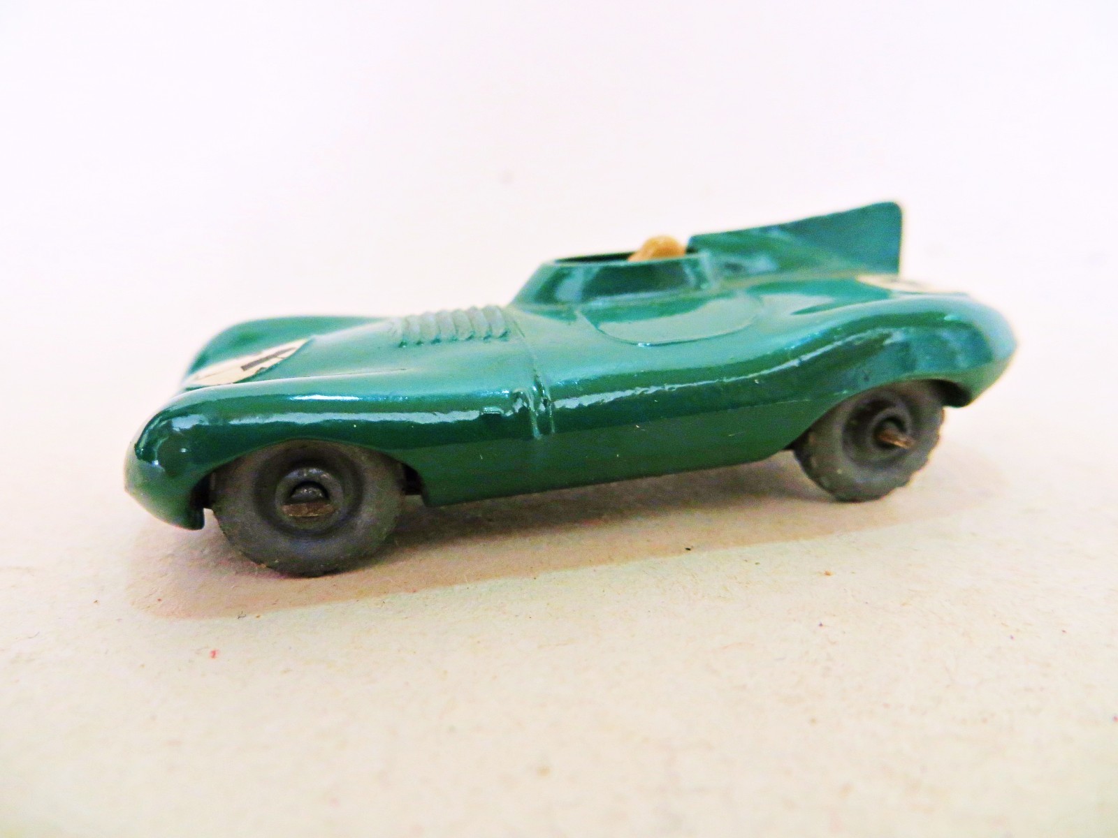 Matchbox 41a, Jaguar (D) Type - Free Price Guide & Review
