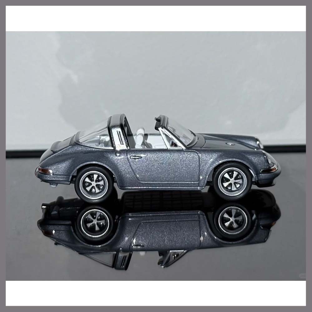 XCarToys x Pop Race 1:64 SINGER 964 Targa Diecast Model Car