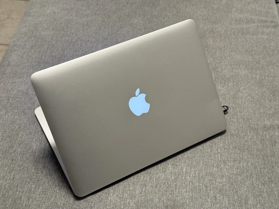 Apple MacBook Air A1466 13,3 Zoll) Laptop - MD232D/A 2012 OHNE SSD!!, Foto 3 von 5