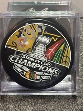 Michael Frolík  signed 2013 Stanley Cup Champions Blackhawks Puck w/cube