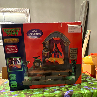 Lemax Spooky Town Dracula Levitation Halloween Village Scene Resin Painted Boxed
