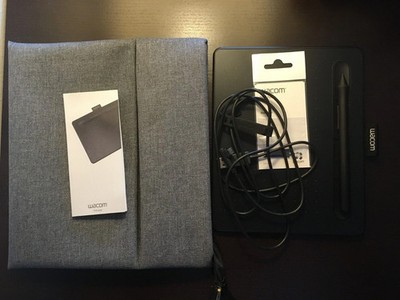 Wacom Intuos Small Zeichentablett - Stift schwarz - Ideal für Home-Office