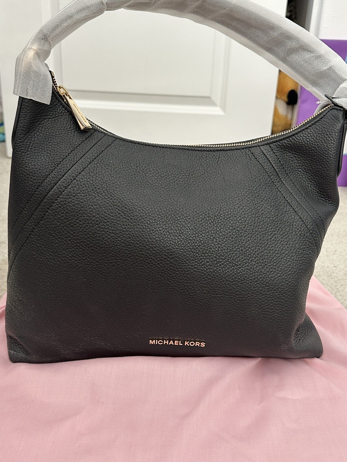 Michael Kors Aria Pebble Leather Shoulder Bag 30T9GXAL3L Black/gold for