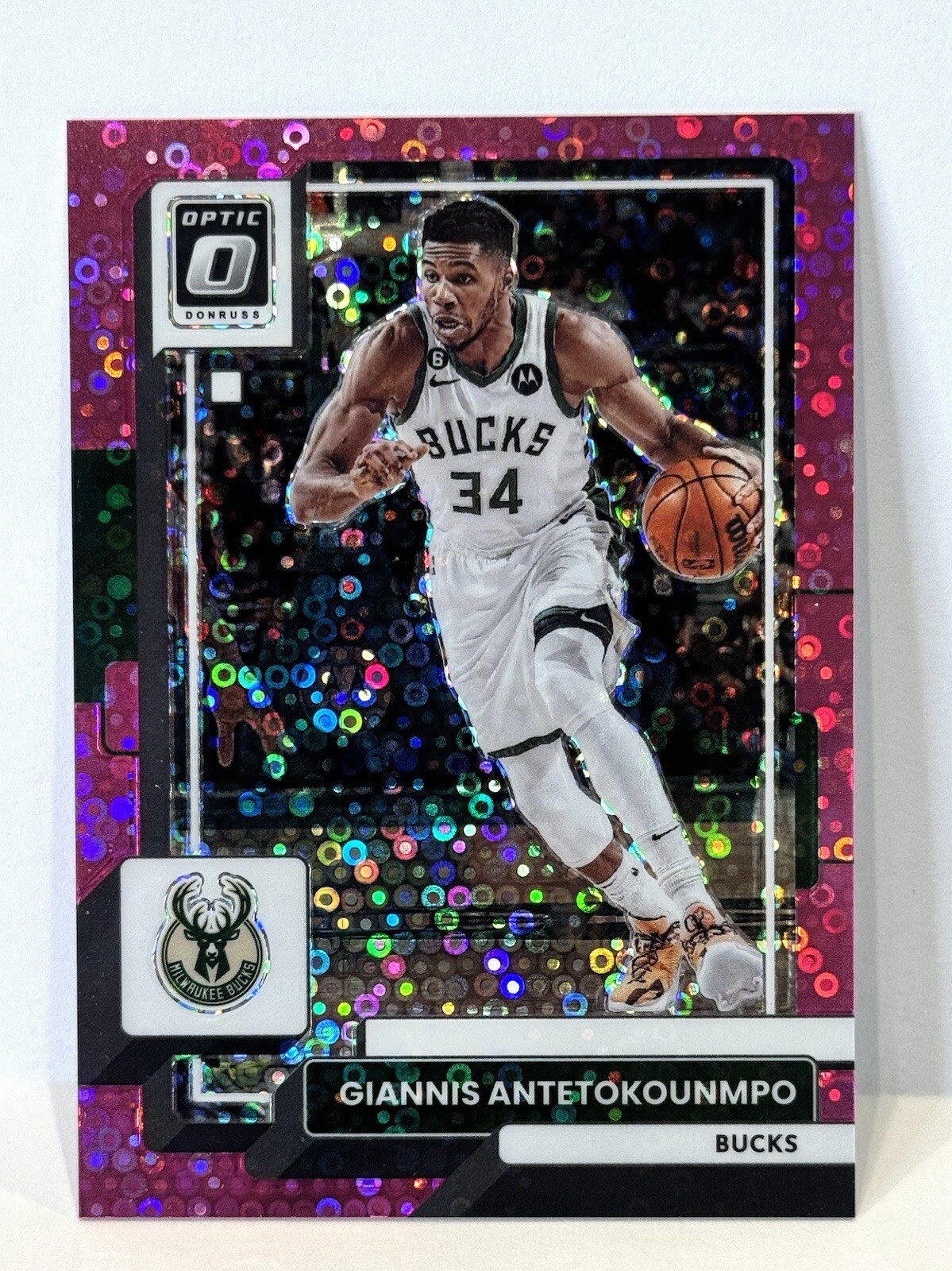 2022 Panini Donruss Optic Pink Fast Break Prizm 17/25 Giannis Antetokounmpo #75