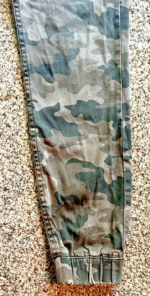 Pantalones de chándal Levis jóvenes 14R verde militar estampado camuflaje tirar de los niños cordón Foto 4 de 4