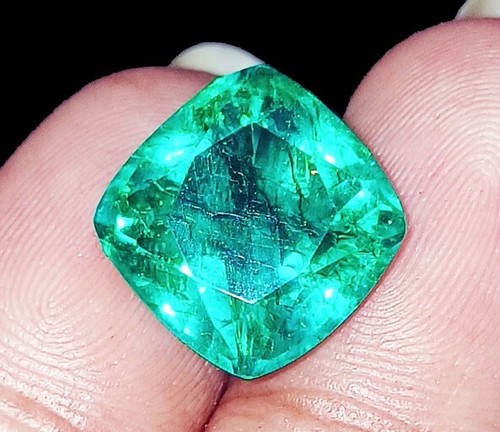 Natural Emerald In Green Color 8.95 Ct Cushion Shape Loose Gemstone Certified