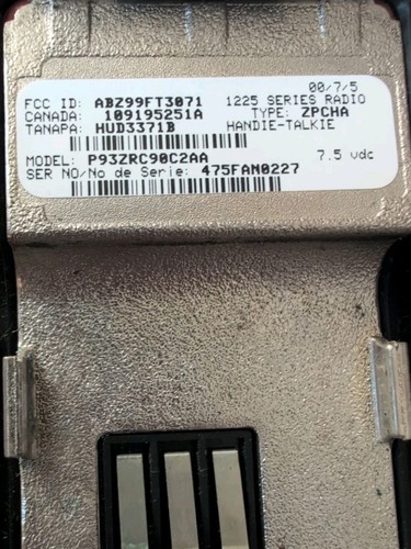 Radio Motorola Radius P1225 - Modèle P94ZRC90C2AA - 16 Canaux - Occasion Fonctionnelle