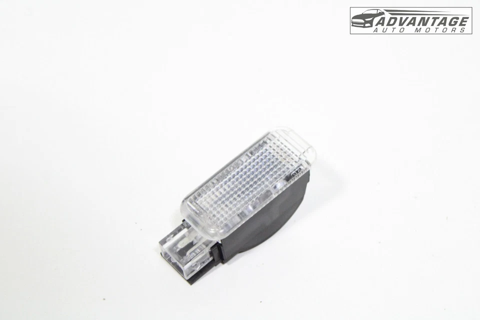 2005-18 AUDI A6 QUATTRO C7 ЛЕВАЯ ИЛИ ПРАВАЯ СТОРОНА ЛЮБЕЗНОСТЬ ЛАМПА 4B0947415A OEM - Изображение 2 из 4