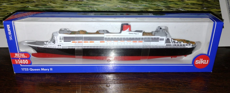 1:1400 Siku Queen Mary 2 - 1723 and 1:1250 Atlas Mauretania Model Ships 752005 - Image 2 of 4