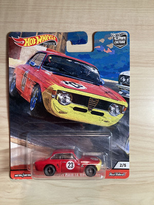 Hot wheels Alfa Romeo Giulia Sprint GTA Door Slammers new on card - Damaged