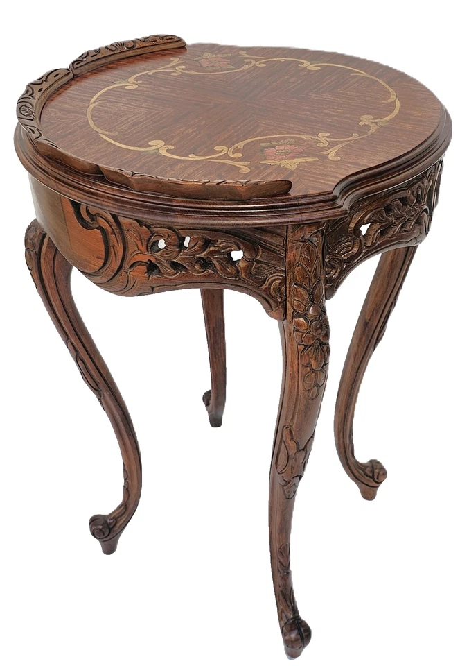 Lámpara lateral francesa vintage tallada en nogal mesa incrustación floral y patas descapotables años 30 Foto 3 de 4