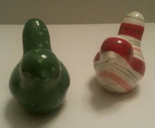 Set of 2 Salt & Pepper Shakers Peppermint and  green doves - Essential Home