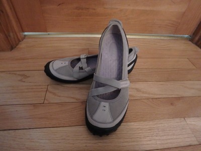 clarks comfortable walking shoes