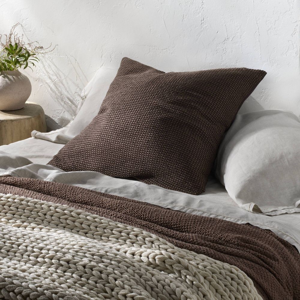 Вафельная подушка с текстурой Евро имитирующая Темный инжир - Casaluna 2790₽