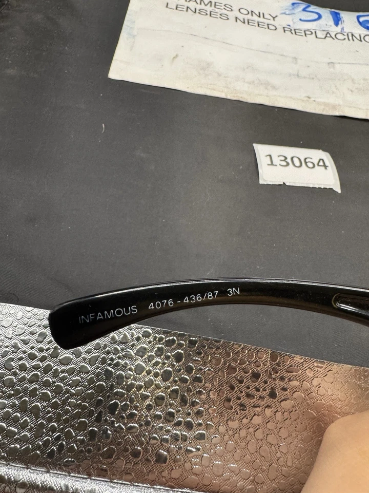 Gafas de sol deportivas grises Arnett Infamous - 4076 - 436/87 3N Foto 4 de 4