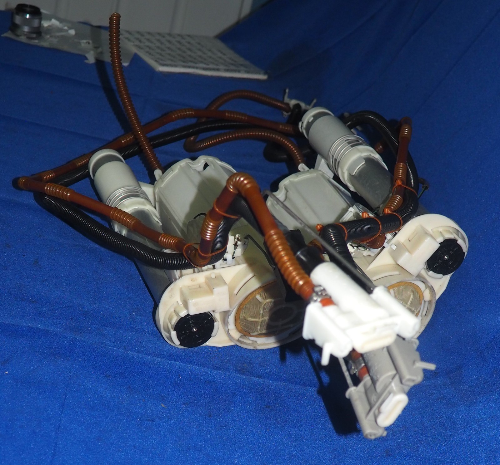 2003-2012 Bentley Continental GT GTC Flying Spur Pair of Fuel Pumps Sending Unit