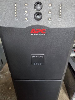 APC Smart UPS 3000 Tower