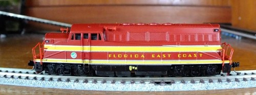 Life Like 7909 N gauge EMD BL-2 diesel loco in Florida East Coast livery - Picture 2 of 12