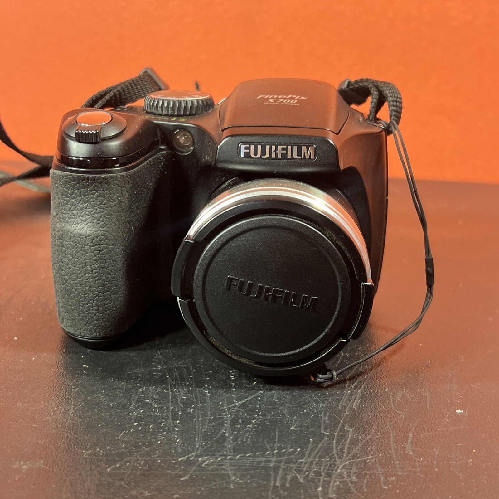 Fujifilm FinePix S700 10x Optical Zoom 7.1 Mega Pixel Digital Camera w