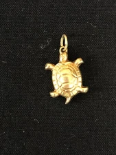 14K GOLD SEA TURTLE CHARM PENDANT INTRICATE DETAILING APPROX "7/8" Overall