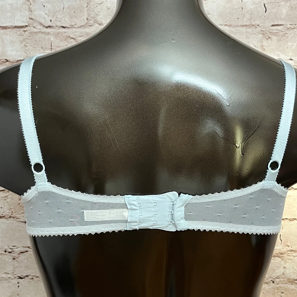 Sujetador con aros de encaje transparente sin forro Apt 9 38DD azul claro bastante delicada coqueta Foto 4 de 4