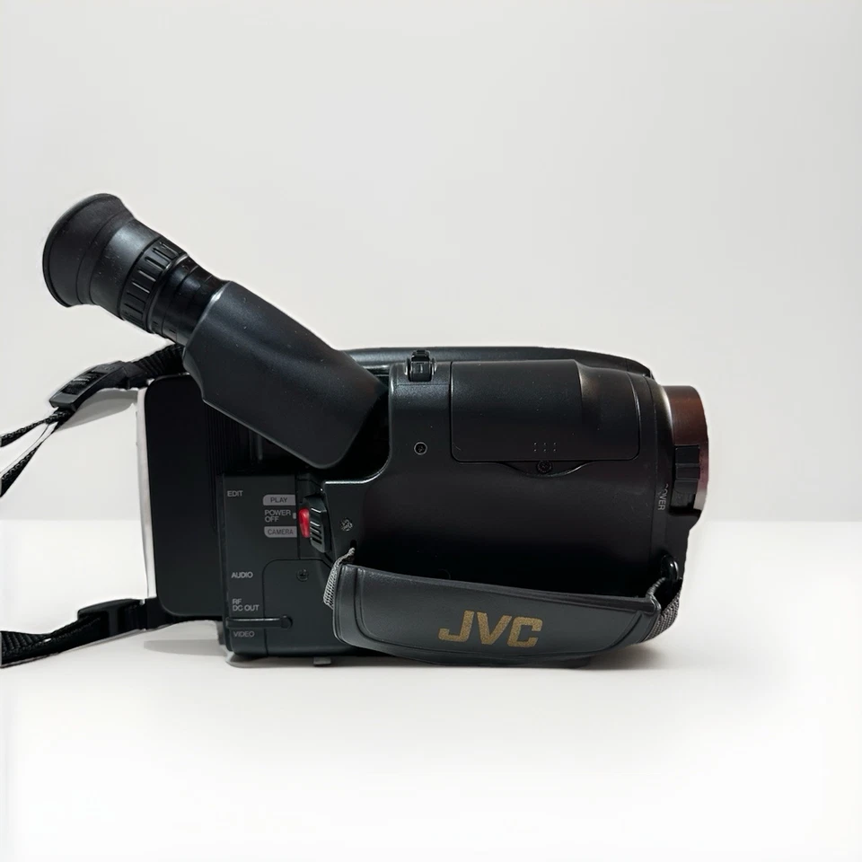 Camcorder JVC GR- AX 48 Compact VHS, Sehr guter Zustand mit Zubehörpaket - Bild 3 von 4