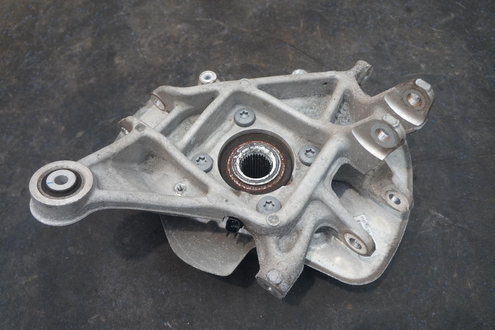 Rear Right Spindle Knuckle Hub Wheel Bearing OEM Aston Martin Vantage AM6 2019
