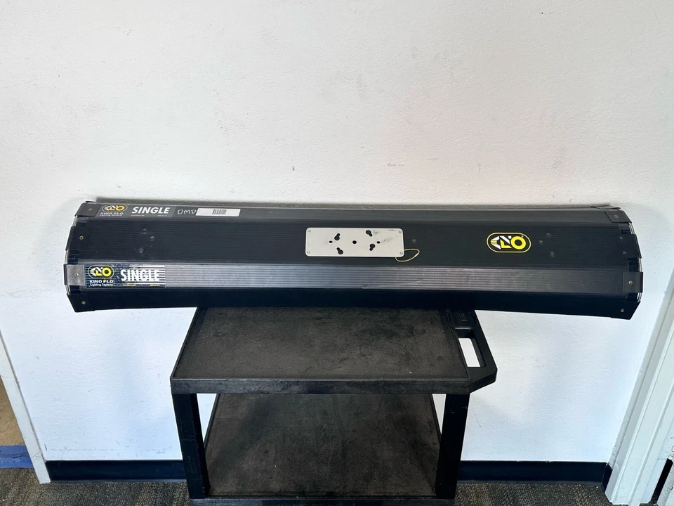 Kino Flo Single Bank 4ft. Model FIX-4801-/ FIX-2401 / FIX-1501 Series BAL-105S - Image 2 of 4