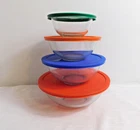 i7 - Pyrex Corning USA Originals Clear Nesting Mixing Bowls w/ Lids Lot of 4