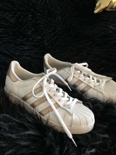 Adidas Sneaker Superstar Damen, Gr. US 8.5, neuwertig