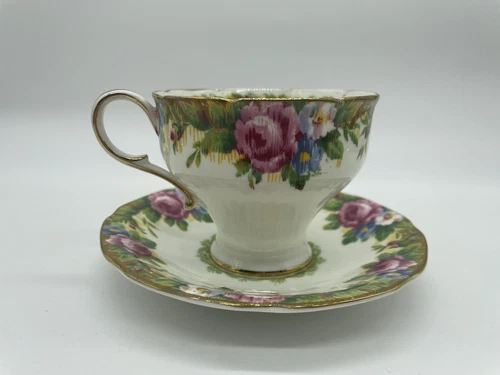 Vintage 1963 Paragon Tapestry Rose Bone China Teacup Saucer Mint