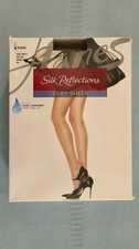 5 Pr Hanes Silk Reflections Silky Sheer Pantyhose 00717 - Size AB -Barely There