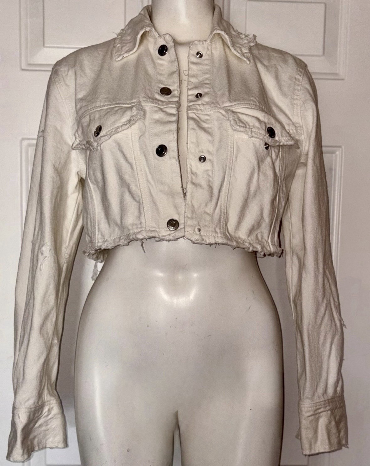 Zara Women's White Cropped Jacket Frayed Hem Button Closure Collared Pockets M